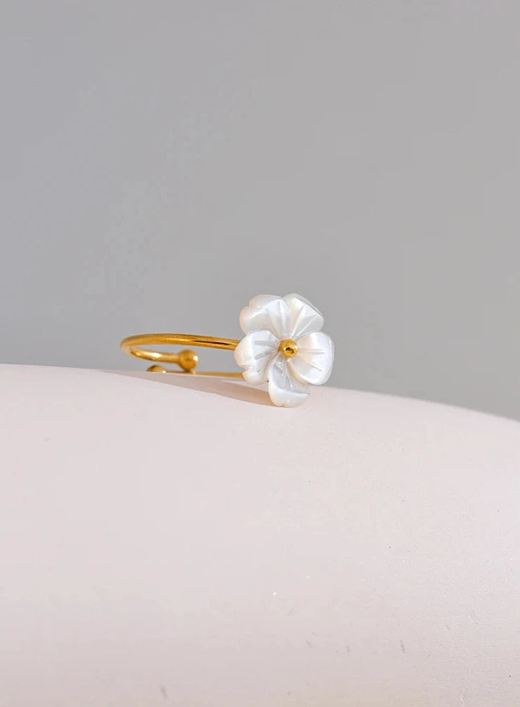 18K Gold Plated Stainless Steel Flower Shell Ring